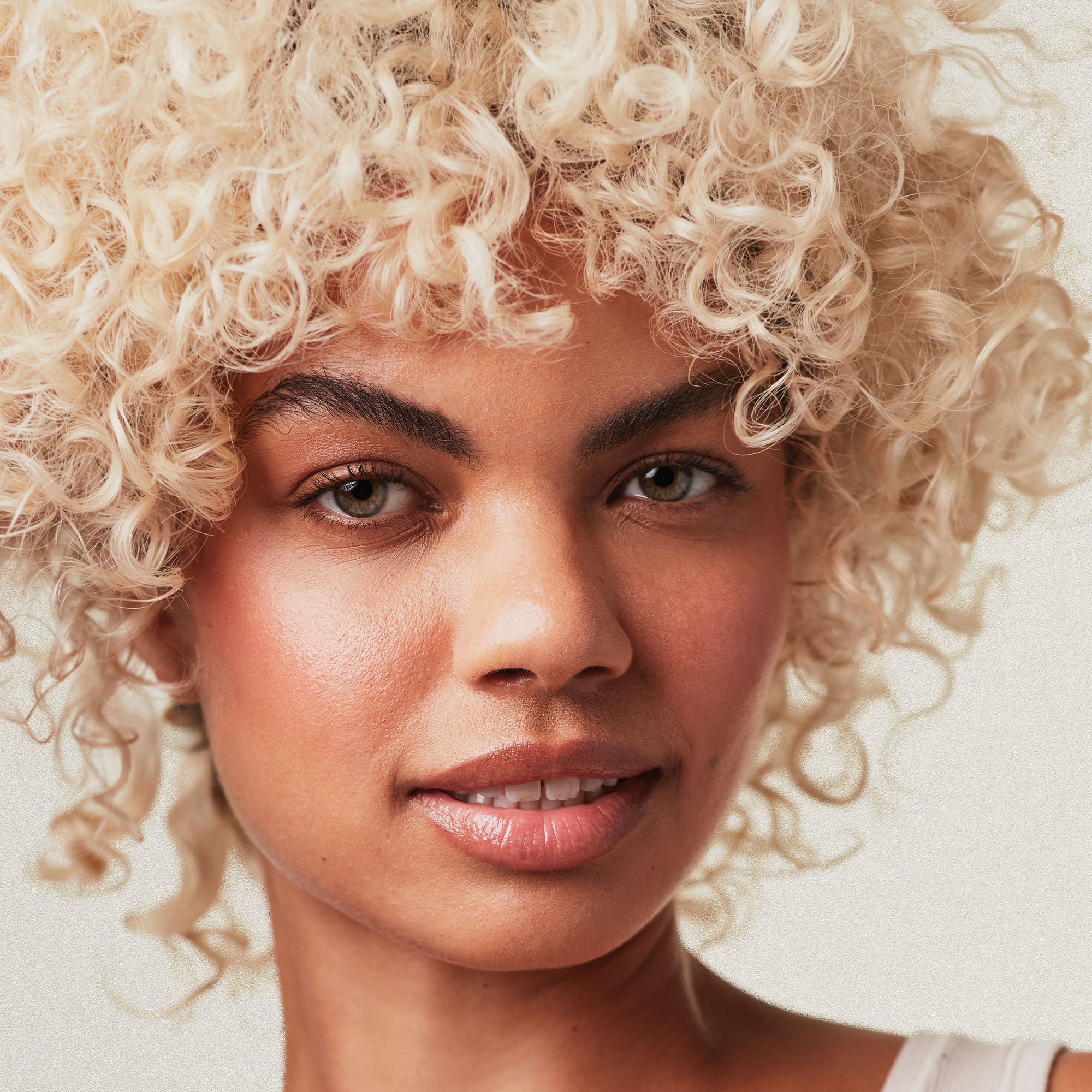 Platinum Blonde Violet Shampoo - Image 3